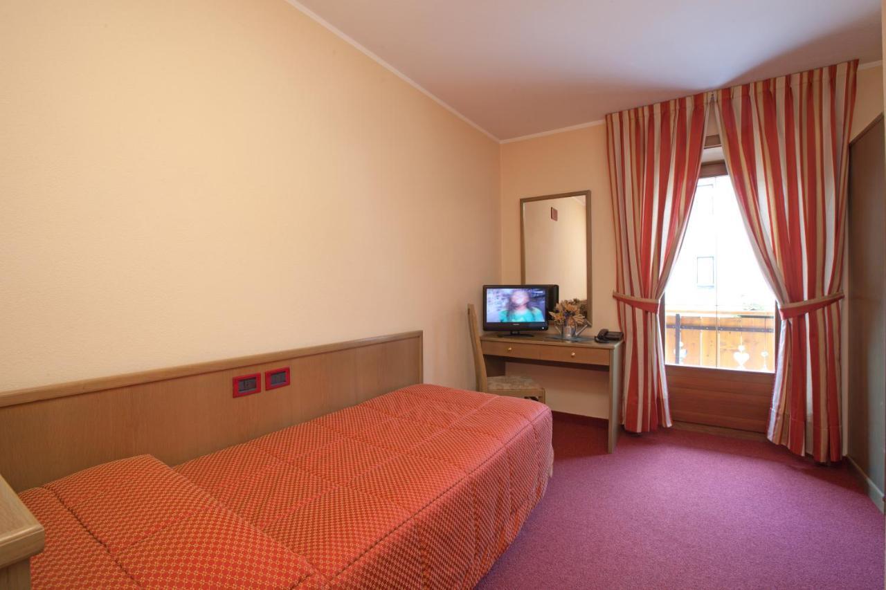 Hotel Krone Livigno Pokoj fotografie